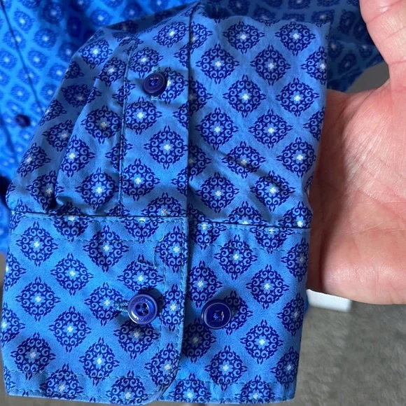 LIKE NEW ARIAT LONG SLEEVE SHIRT. Size L. Blue. EXCELLENT CONDITION. - Picture 6 of 12